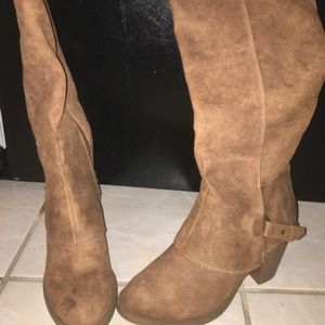 Boots size 7 women